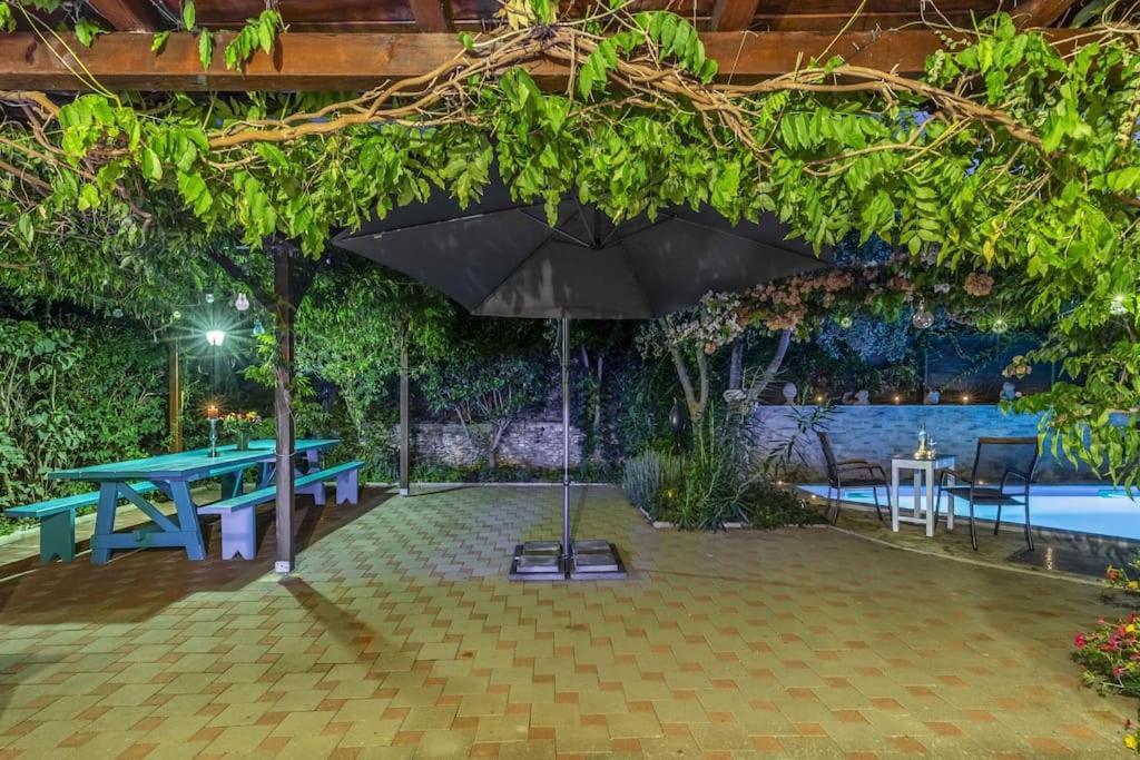 Istriensonne 0179 - Villa Romantika Mit Pool Ližnjan Kültér fotó